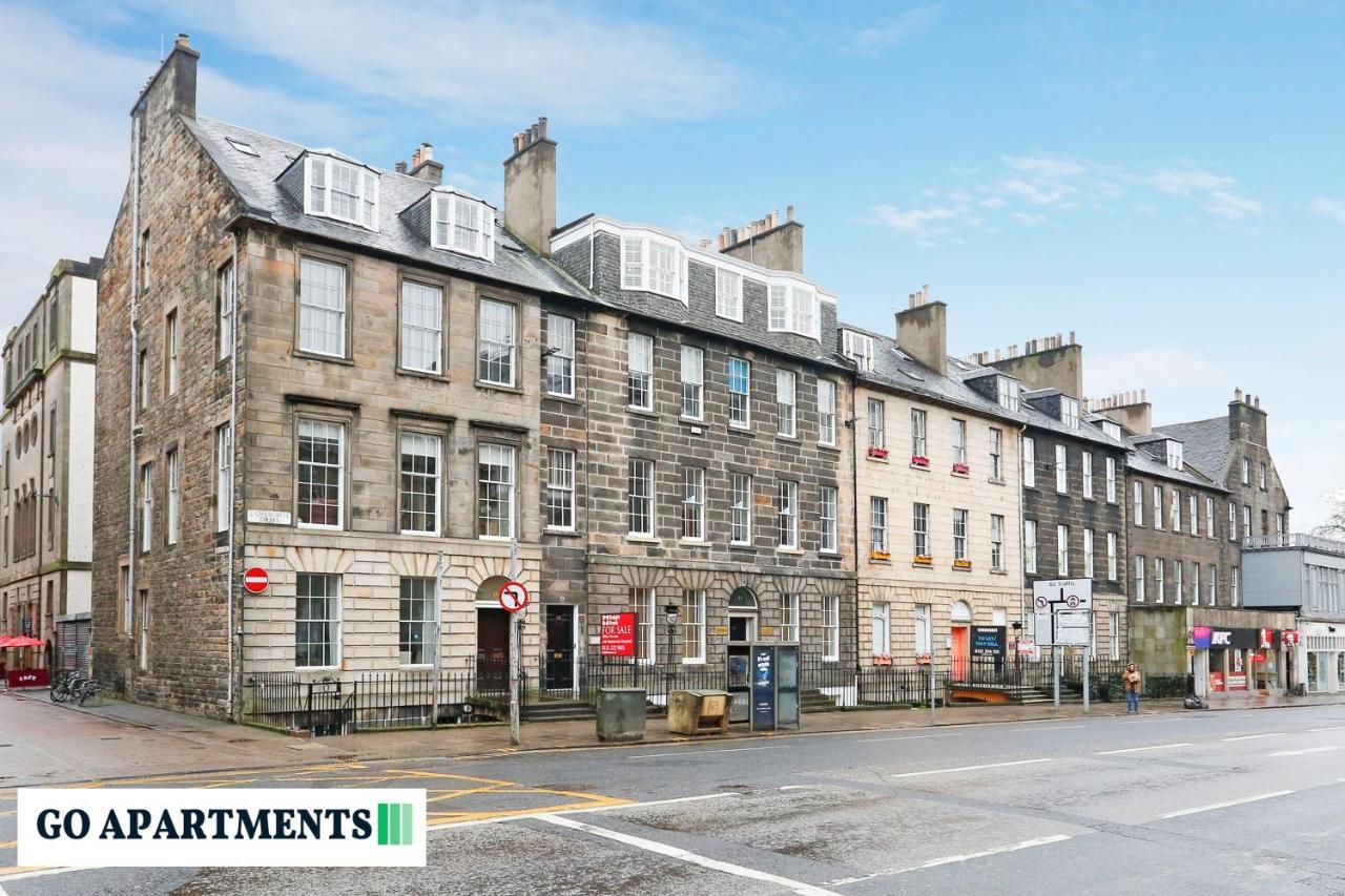 Large 2 Bed Edinburgh City Centre Apartment - Free Parking, Edinburgh